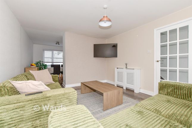 7, Barn Close, Canterbury photo 3