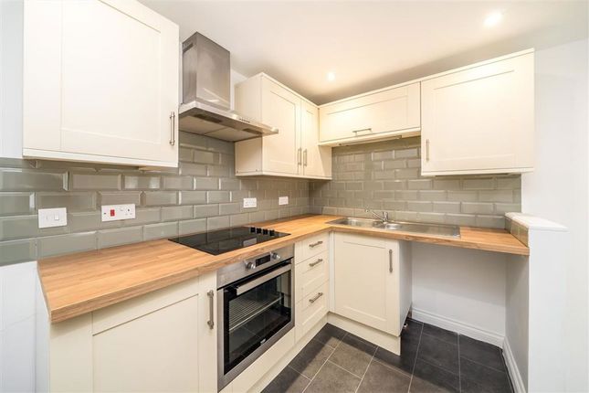 Flat 1, 38, Floyd Road, London photo 2