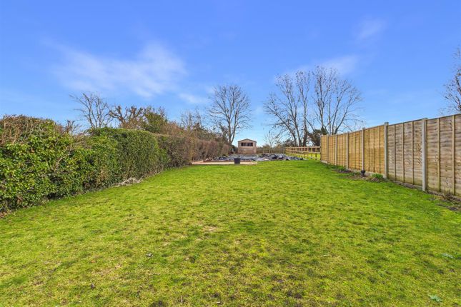 16, Brookfield Lane, Gloucester photo 4