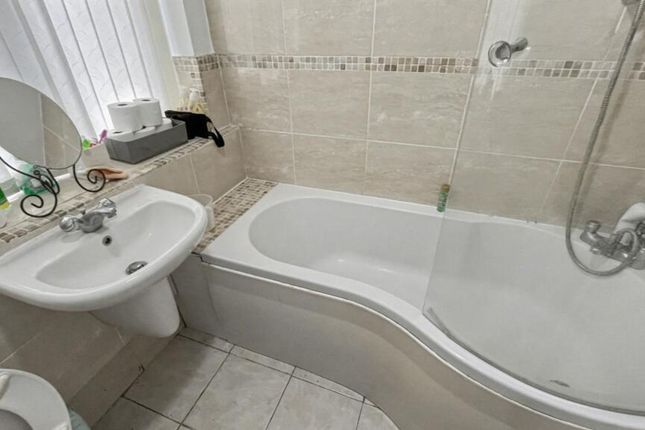 Flat 10, Byron House Chapel Close, Dartford photo 3