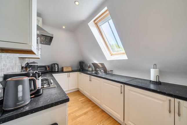 Flat 12, Highgrove House, Ruislip photo 4