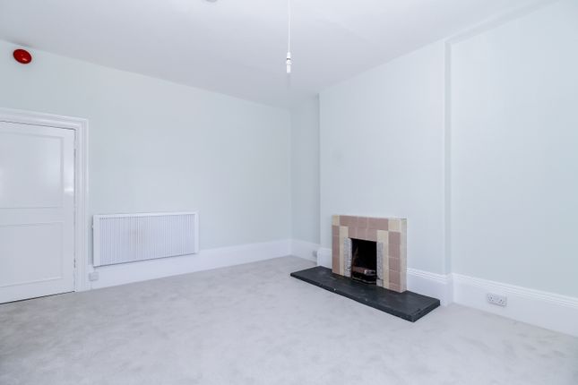 Flat 1, 27, Causeway, Bicester photo 4