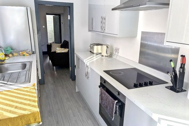 Room 2, 9 Nicholls Street, Stoke-on-Trent photo 5