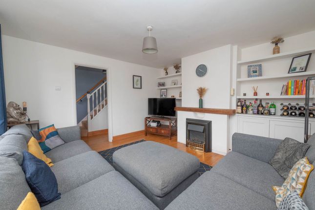 17, Pomfret Road, Canterbury photo 4