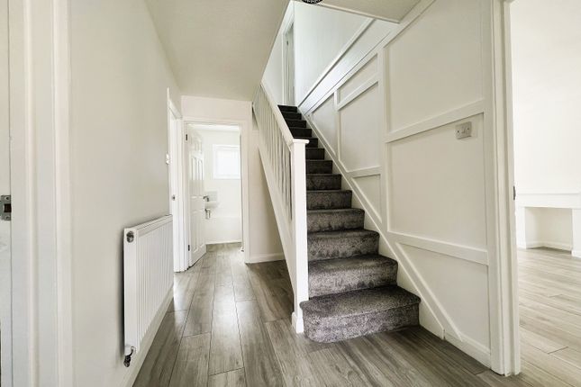 36, Chevalier Grove, Milton Keynes photo 3