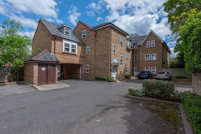 St. Leonards Road, Windsor SL4, 2 bedroom property for sale - 67417827 ...
