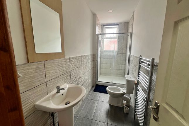 2 Stratford Terrace Ft 3, Leeds photo 3
