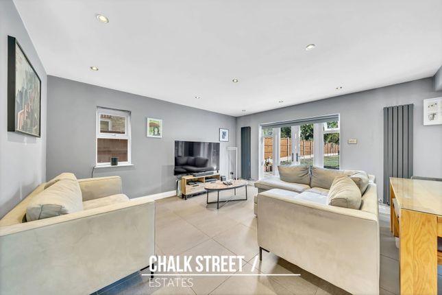 27a, Manor Road, Romford photo 2