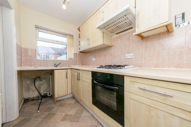 82 Westbury Place South, Leeds photo 3