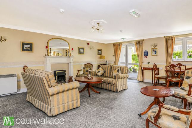 28, Benstede Court, Hoddesdon photo 4