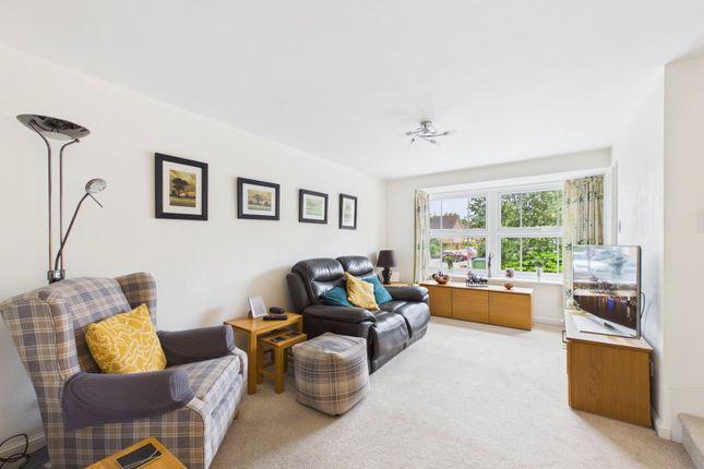 42, Earles Meadow, Horsham photo 2