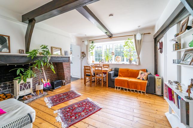 1-bed flat on 11 Waterlow Court, Heath Close, London, £400,000
