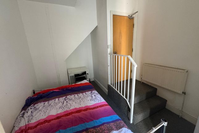 2, Wolseley Place, Manchester photo 4