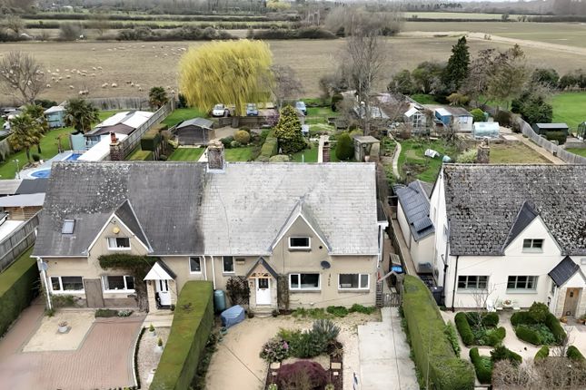 7, Griffiths Close, Witney photo 2
