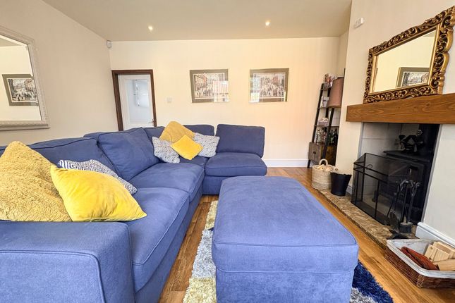 7 Abbotsford Road, Bolton photo 3