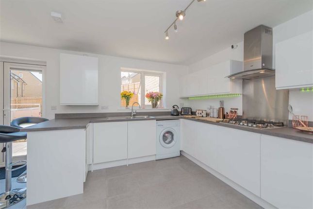 5 Bed Detached House For Sale In Brompton Drive Apperley Bridge