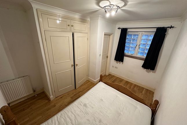 Thumbnail Room to rent in Bevenden Street, London