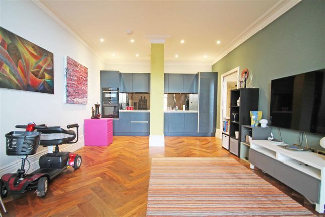Flat 48, Kings House, Queens Gardens, Hove photo 2