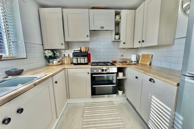 3 Cypress Way, Nuneaton photo 5