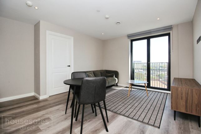 Flat 152, Springwell Gardens, Leeds photo 2