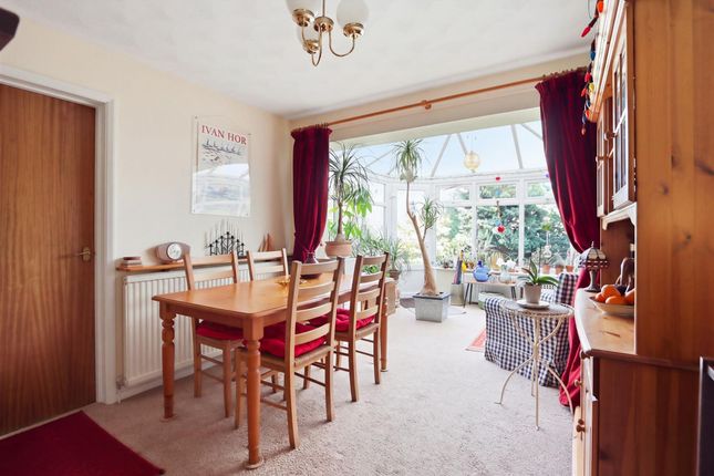 118 Moorland View Road, Chesterfield photo 4