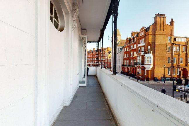 Flat to rent in Walton Street, London