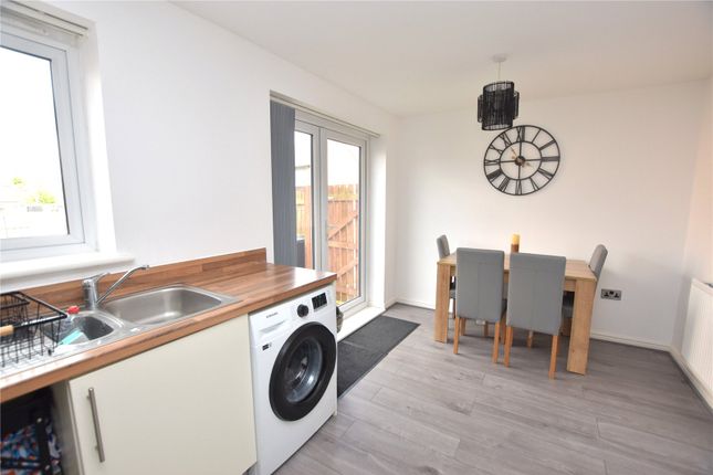 10, St. Gabriel Court, West Yorkshire photo 4