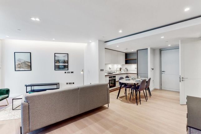 Thumbnail Flat for sale in Westmark Tower, 1 Newcastle Place, London