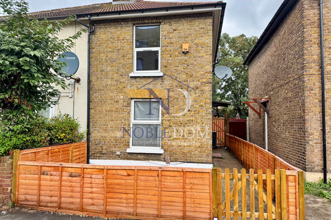 3 Bedroom 2 Bathroom Semi-Detached House In Hounslow