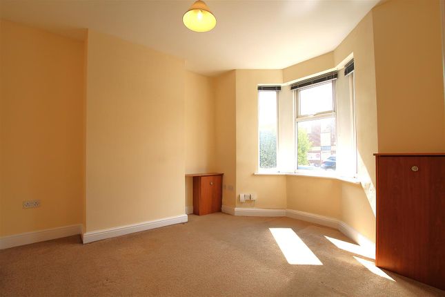 18, Rothersthorpe Road, Northampton photo 2