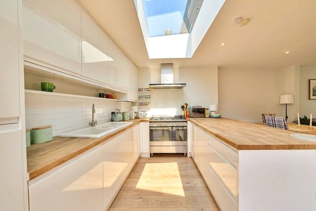 2, Timothy Close, London photo 3