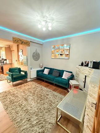 3  Bedroom, Mid-Terraced Family House (Not HMO)