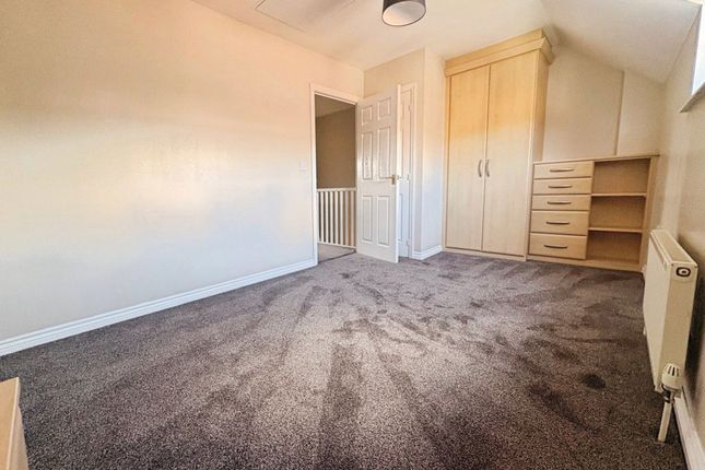 33, Nant Y Dwrgi, Pontyclun photo 4