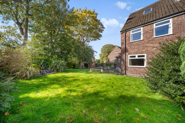 16 Willow Bank, Newton-Le-Willows photo 4