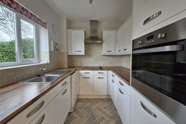 Apartment 6, Holyshute Lodge,, Langford Road, Devon photo 2
