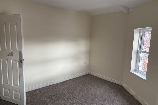 22G, Market Street, Telford photo 3