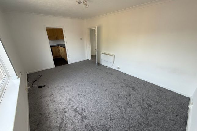 Flat 5, Lowther Court, Sandy Lane, Prestwich photo 3