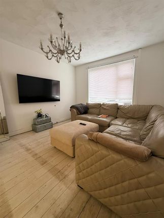 7, Athlone Avenue, Bury photo 3