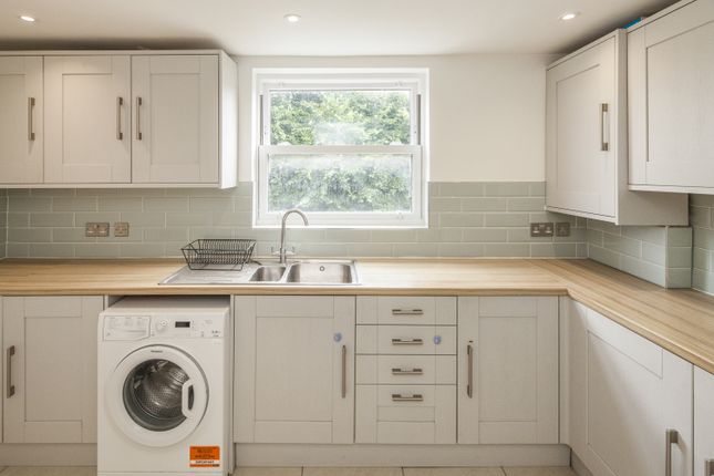 57b, Knighton Park Road, London photo 2