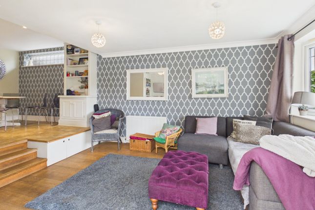 4, Gurnells Road, Seer Green photo 2