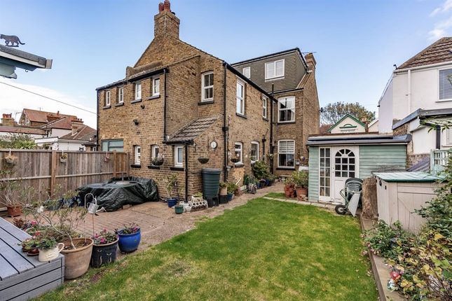 37, Selsea Avenue, Herne Bay photo 2