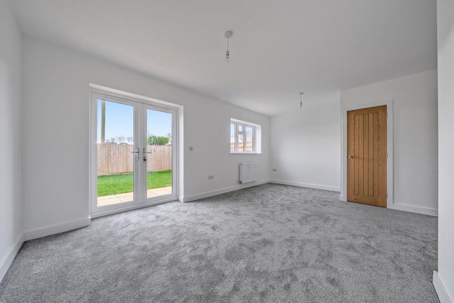 Detached house for sale in Banwell Close, Carterton, Oxfordhshire