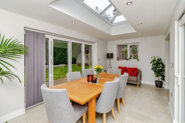 2, Heathfield Croft, Staffordshire photo 4