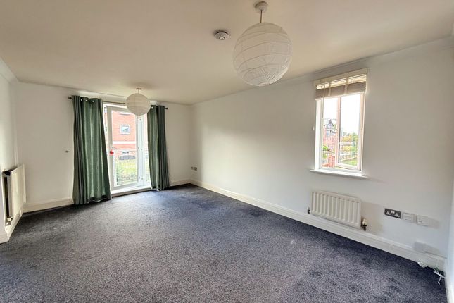4 Waterside, Sale photo 2