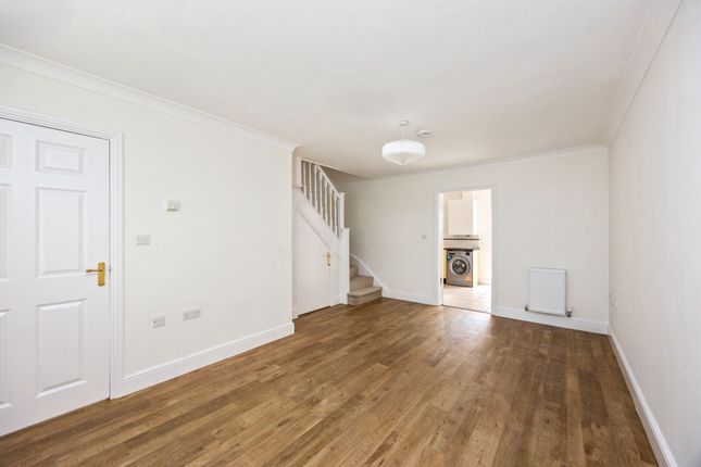 4 Fletcher Way, Haywards Heath photo 2