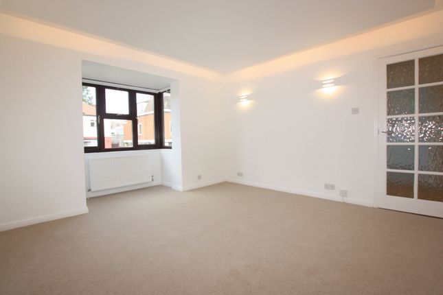 Flat to rent in Lansdown Court, Rundell Crescent, Hendon