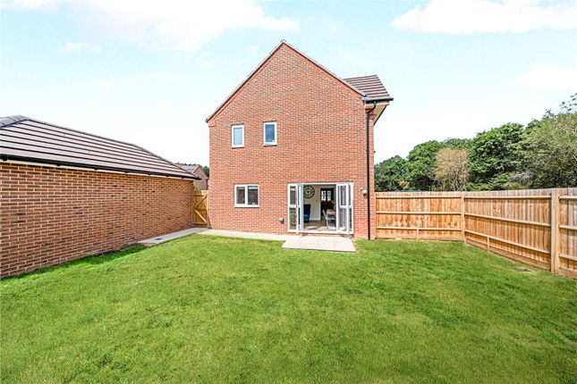 2, Canal Nook, Camberley photo 2