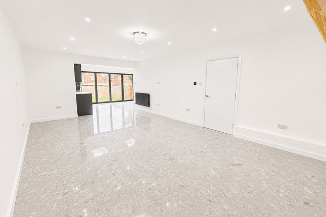 38 South Bank, Staplehurst photo 3