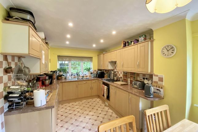1, Milton Close, Exmouth photo 4