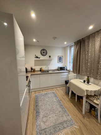 16 Castle House, Desborough Road, High Wycombe photo 5